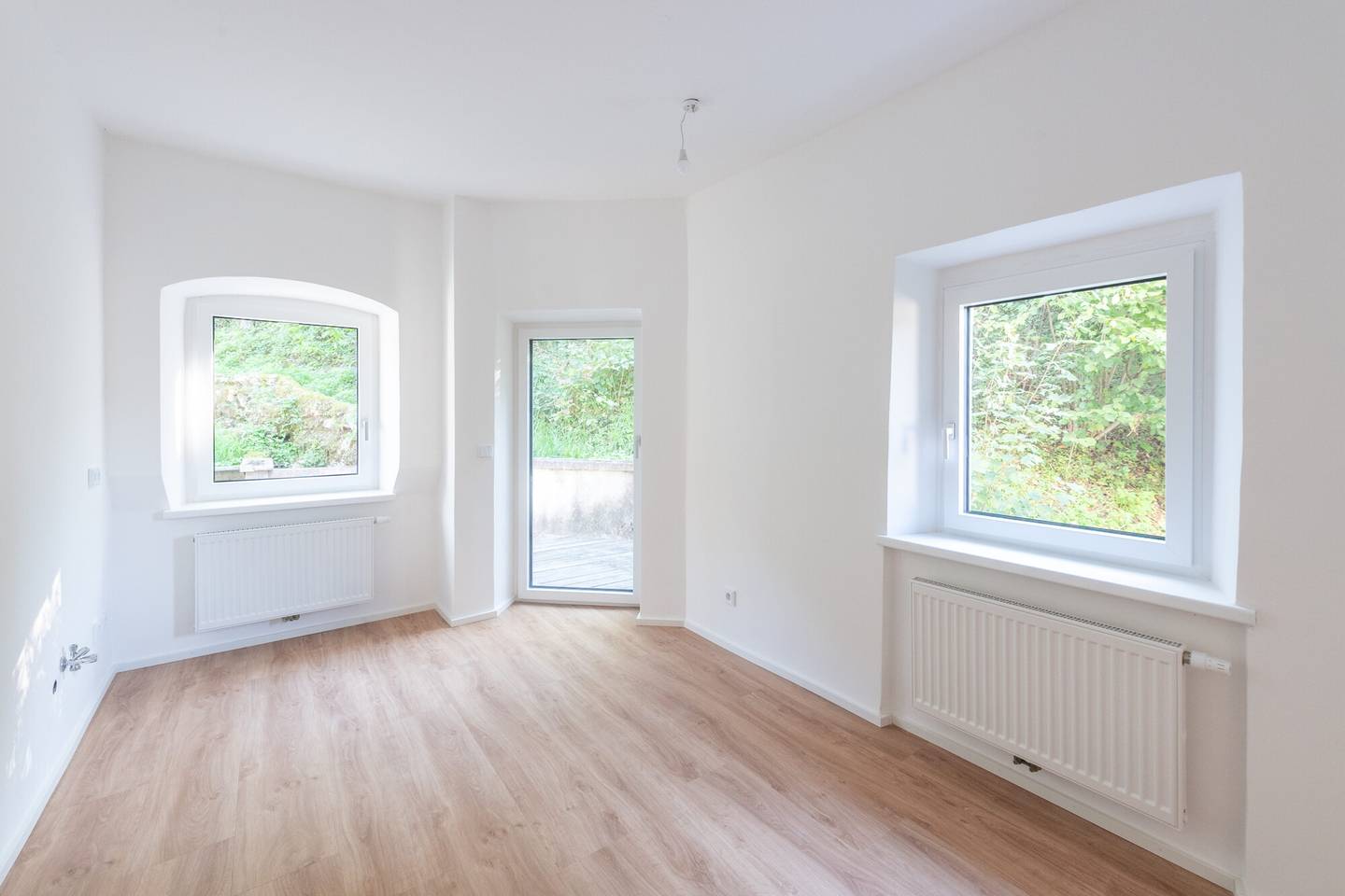 Entzückende 2-Zimmer-Mietwohnung mit ca. 26 m² Terrasse und Gartennutzung im Naherholungsgebiet