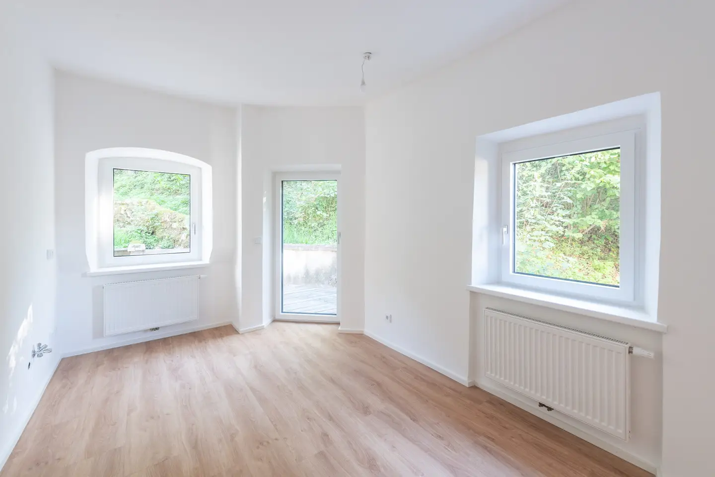 Entzückende 2-Zimmer-Mietwohnung mit ca. 26 m² Terrasse und Gartennutzung im Naherholungsgebiet