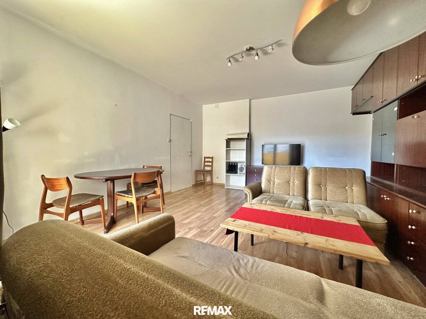 Ruhige Innenhoflage in Simmering – helle 3-Zimmer-Wohnung mit Loggia und Wohlfühlcharakter!