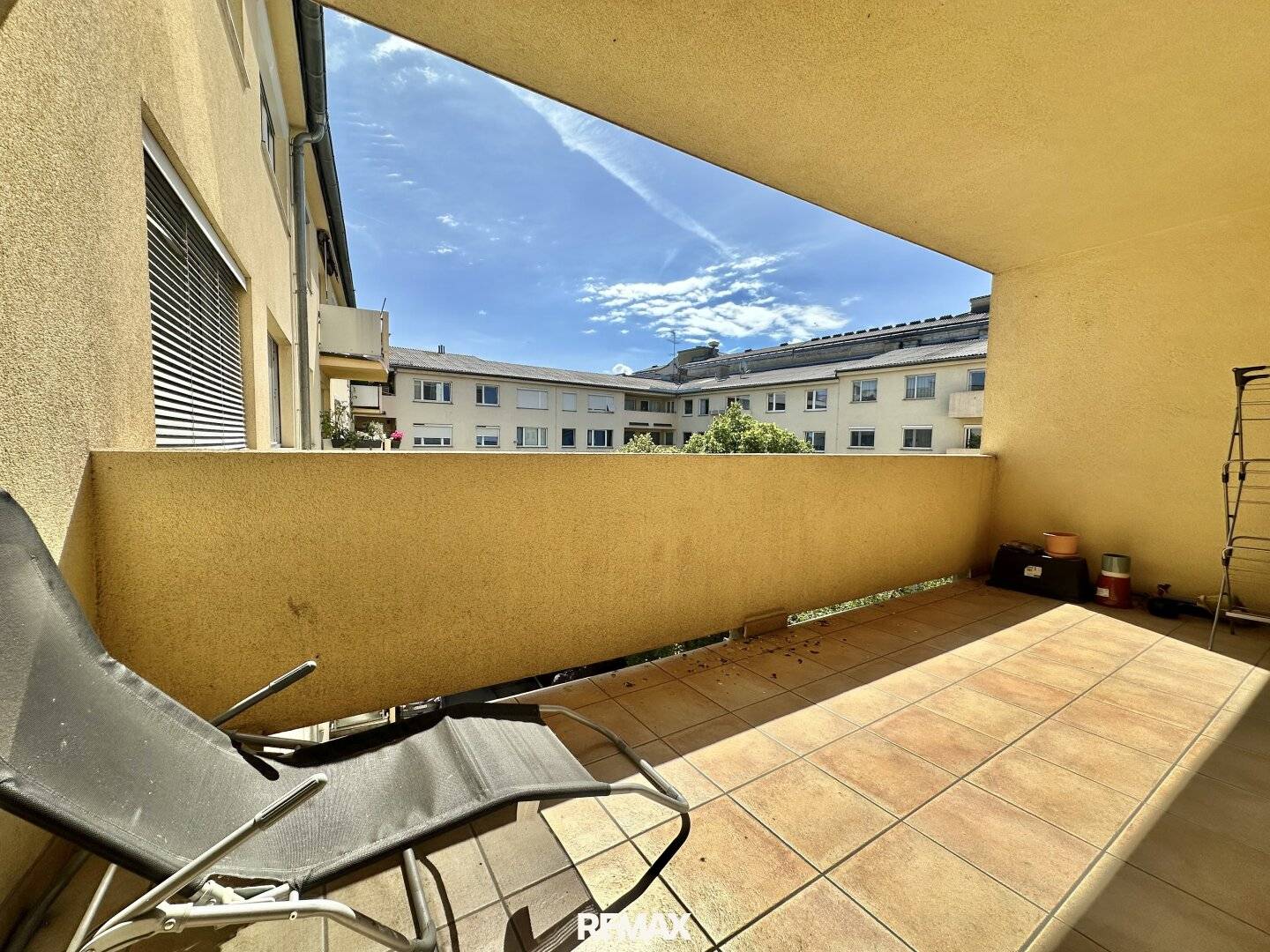 Lichtdurchflutete 3-Zimmer-Wohnung mit großer Loggia in ruhiger Lage in Simmering!