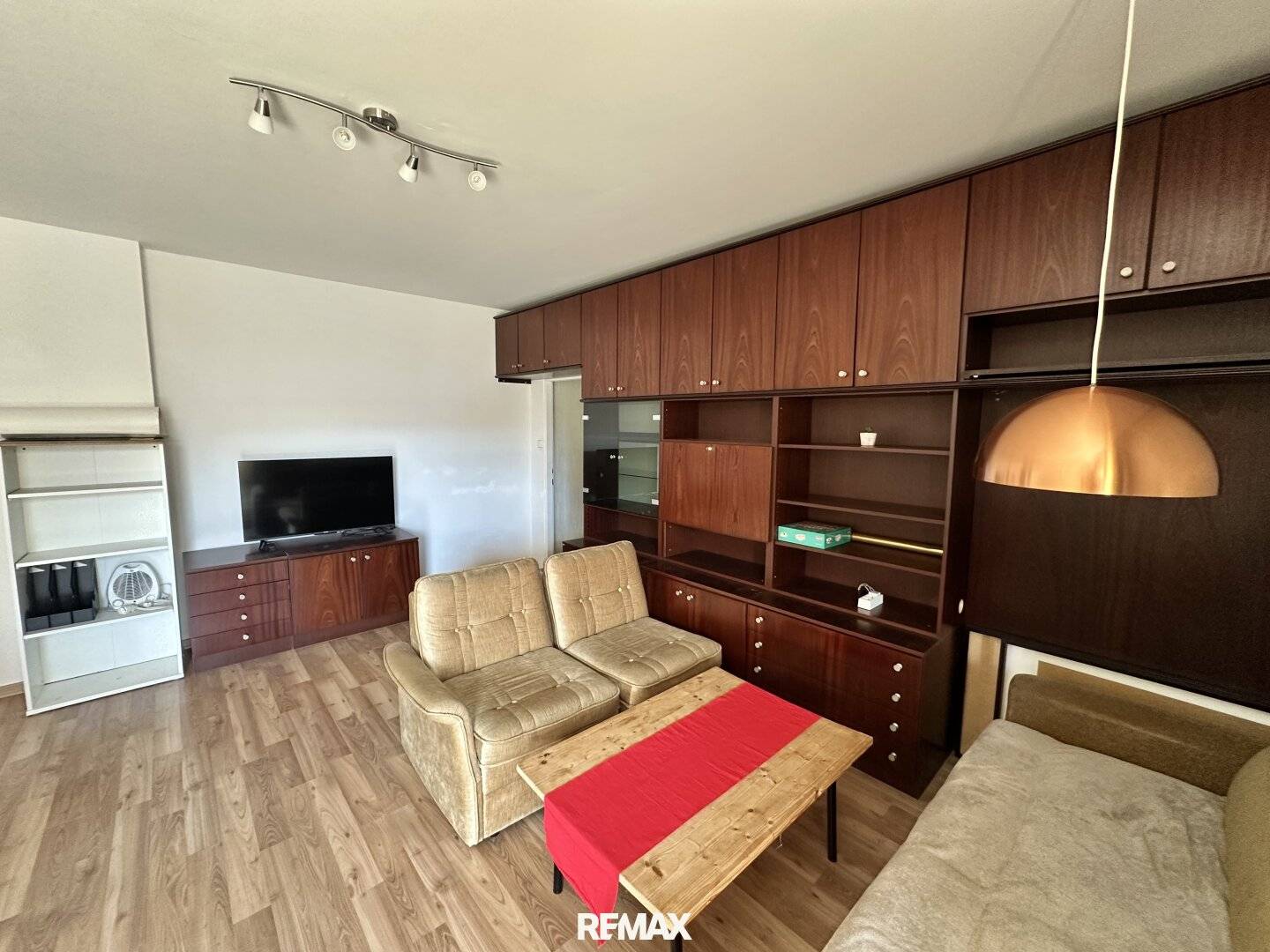 Ruhige Innenhoflage in Simmering – helle 3-Zimmer-Wohnung mit Loggia und Wohlfühlcharakter!