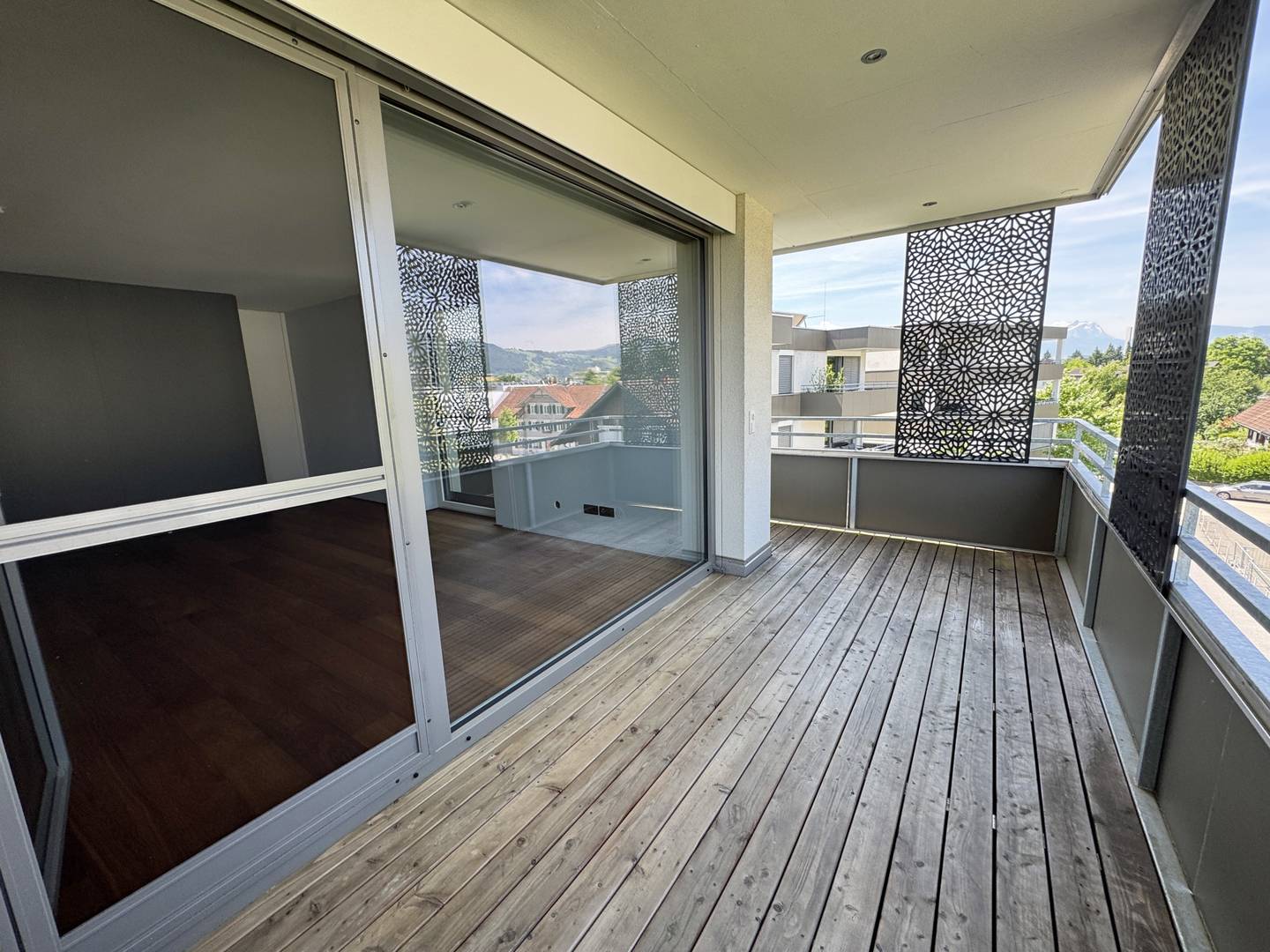 Dachgeschosswohnung mit Terrasse und Einbauküche in zentraler Lage