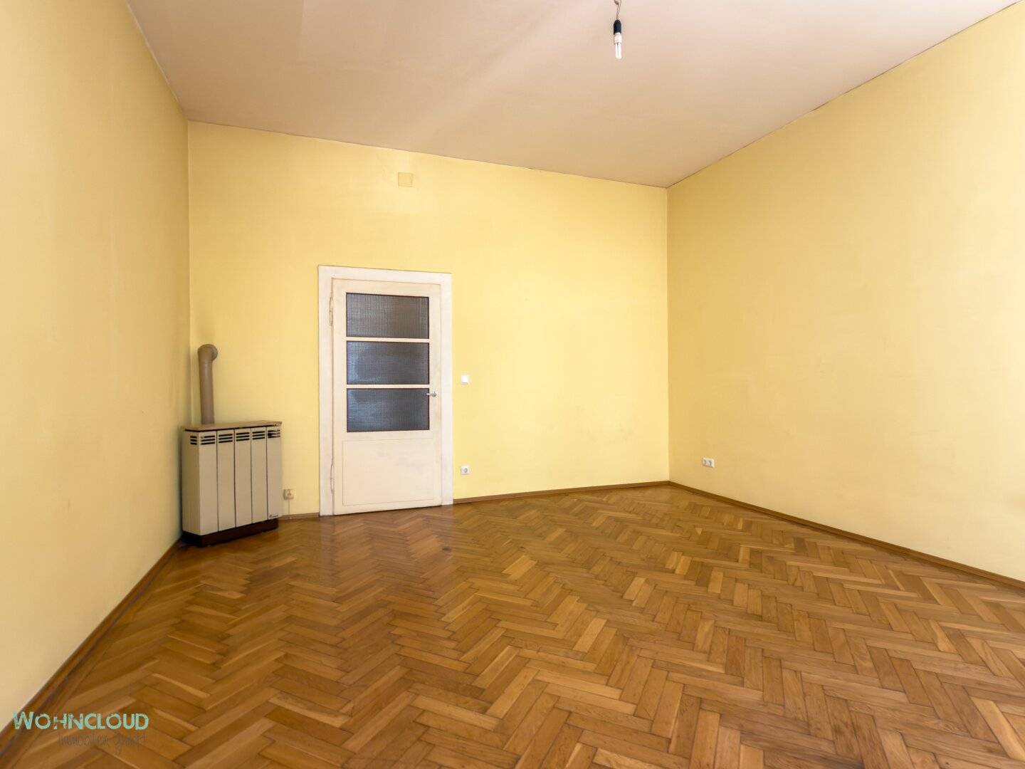 Altbauwohnung mit Fischgrätparkett und Lift im 5. Bezirk