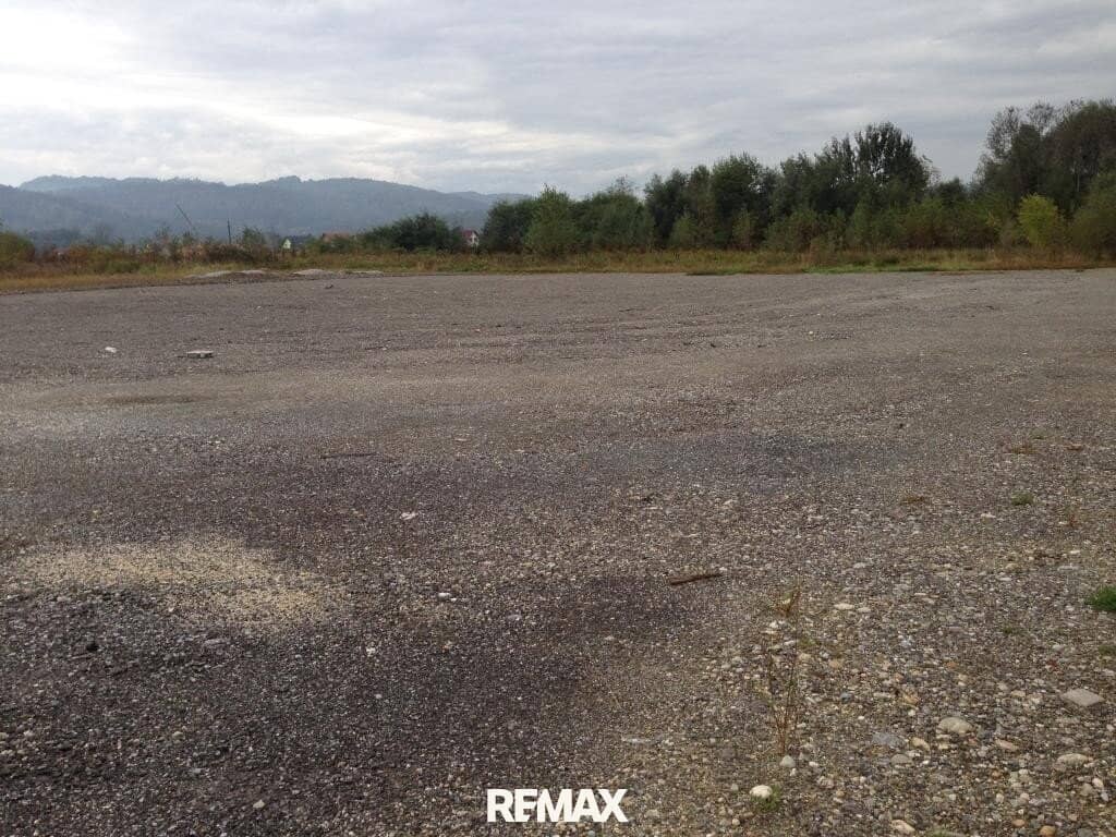 Paved Storage Yard with Utilities in Tillmitsch