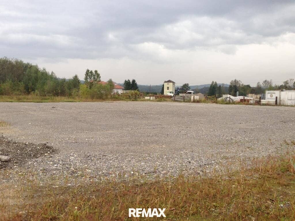 Paved Storage Yard with Utilities in Tillmitsch