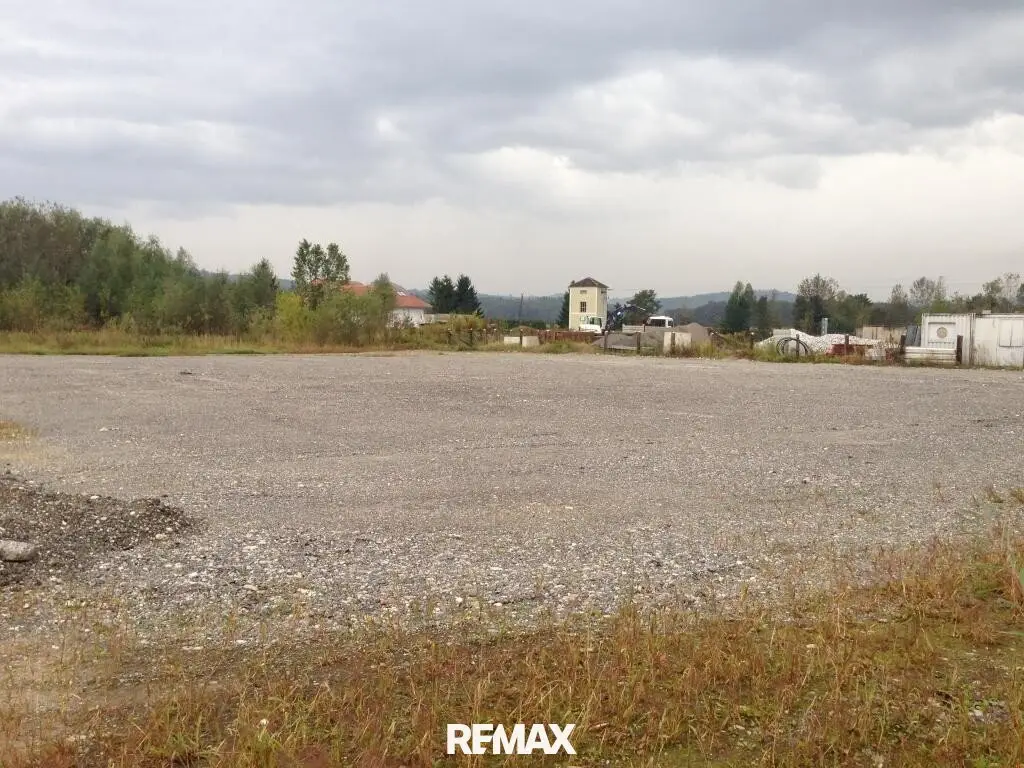 Paved Storage Yard with Utilities in Tillmitsch