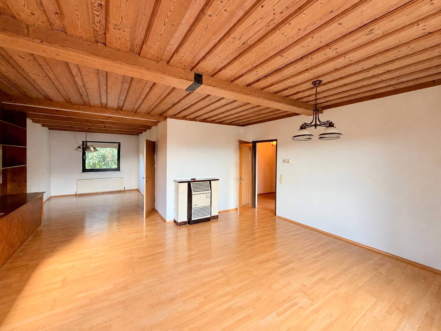 Einfamilienhaus mit Fernblick und großem Grundstück