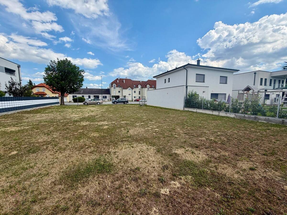 Baugrundstück mit Einreichplanung in ruhiger Wohnlage