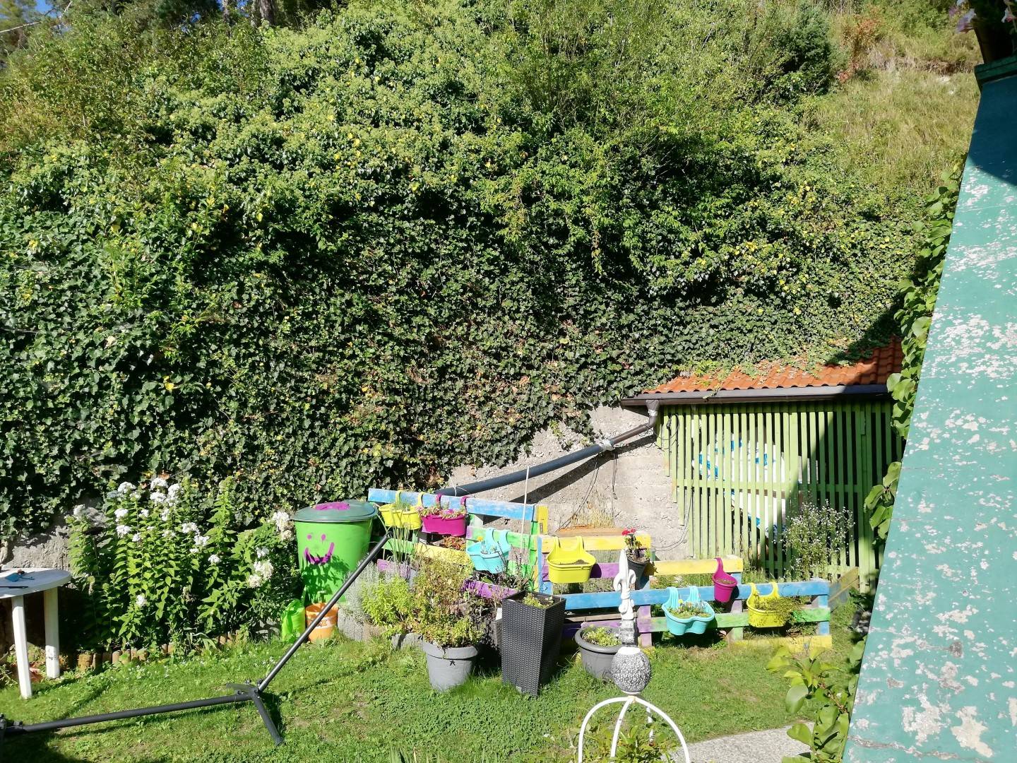 Sanierte Mehrfamilienhausanlage mit Garten und Garage