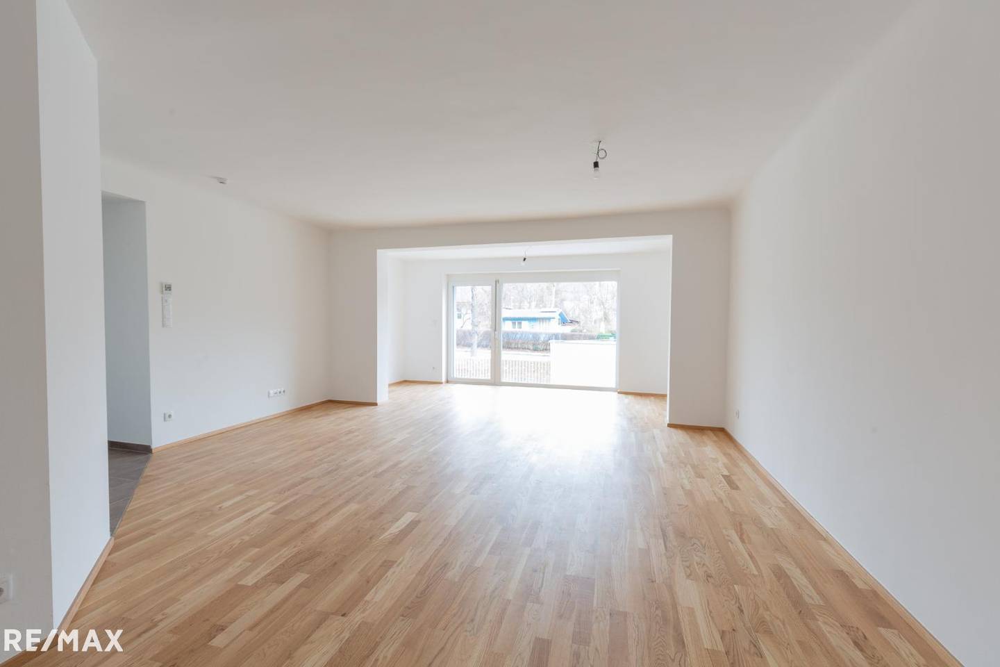 Erdgeschosswohnung mit Terrasse und Lift am Lendkai