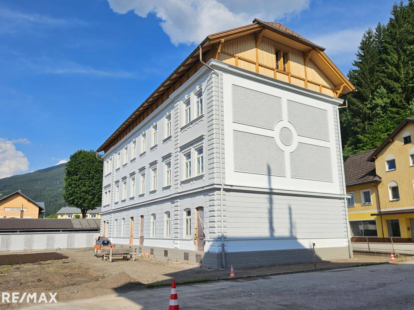 Zinshaus mit 12 vermieteten Wohnungen und KPC Förderung
