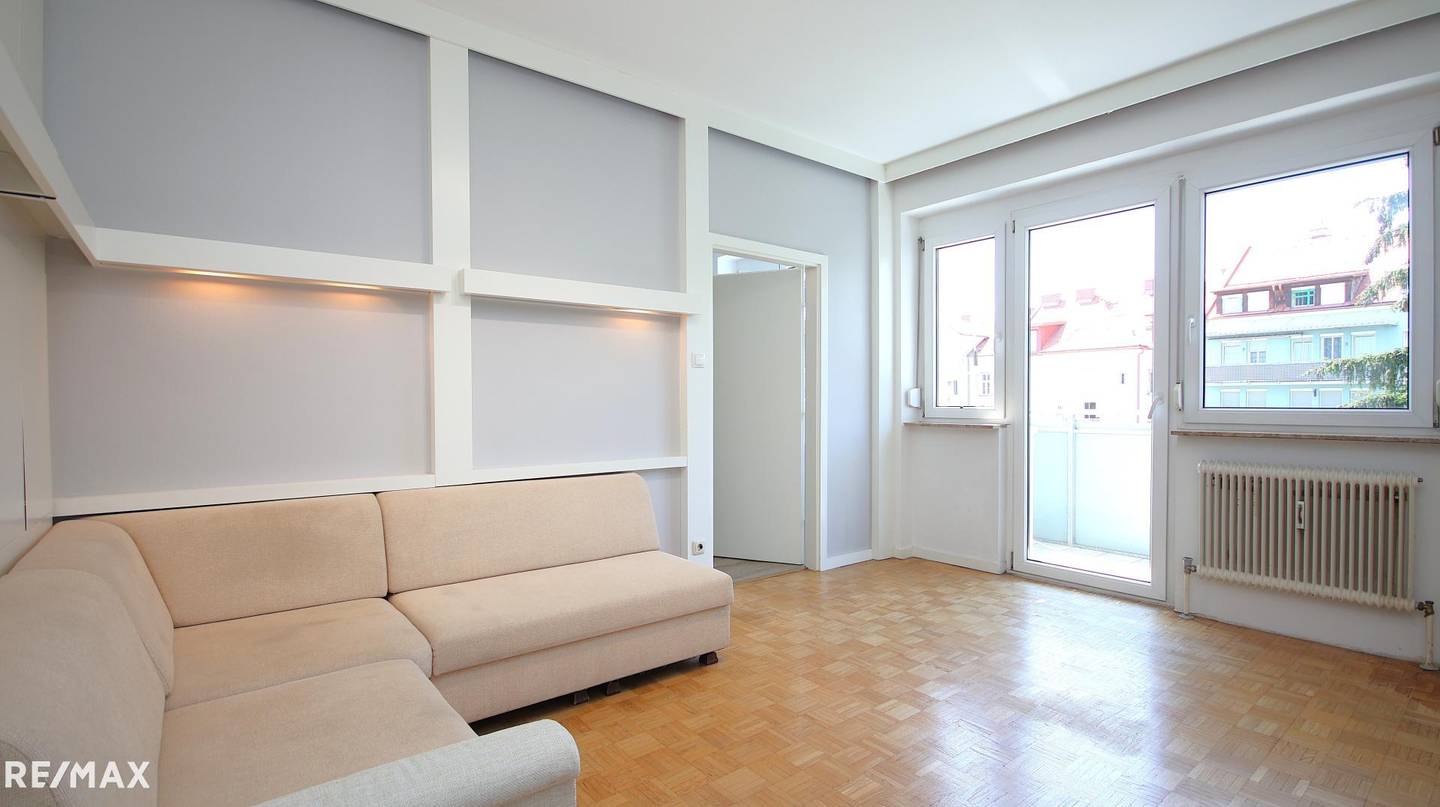 Bright 2 Room Apartment with West Balcony and Courtyard View