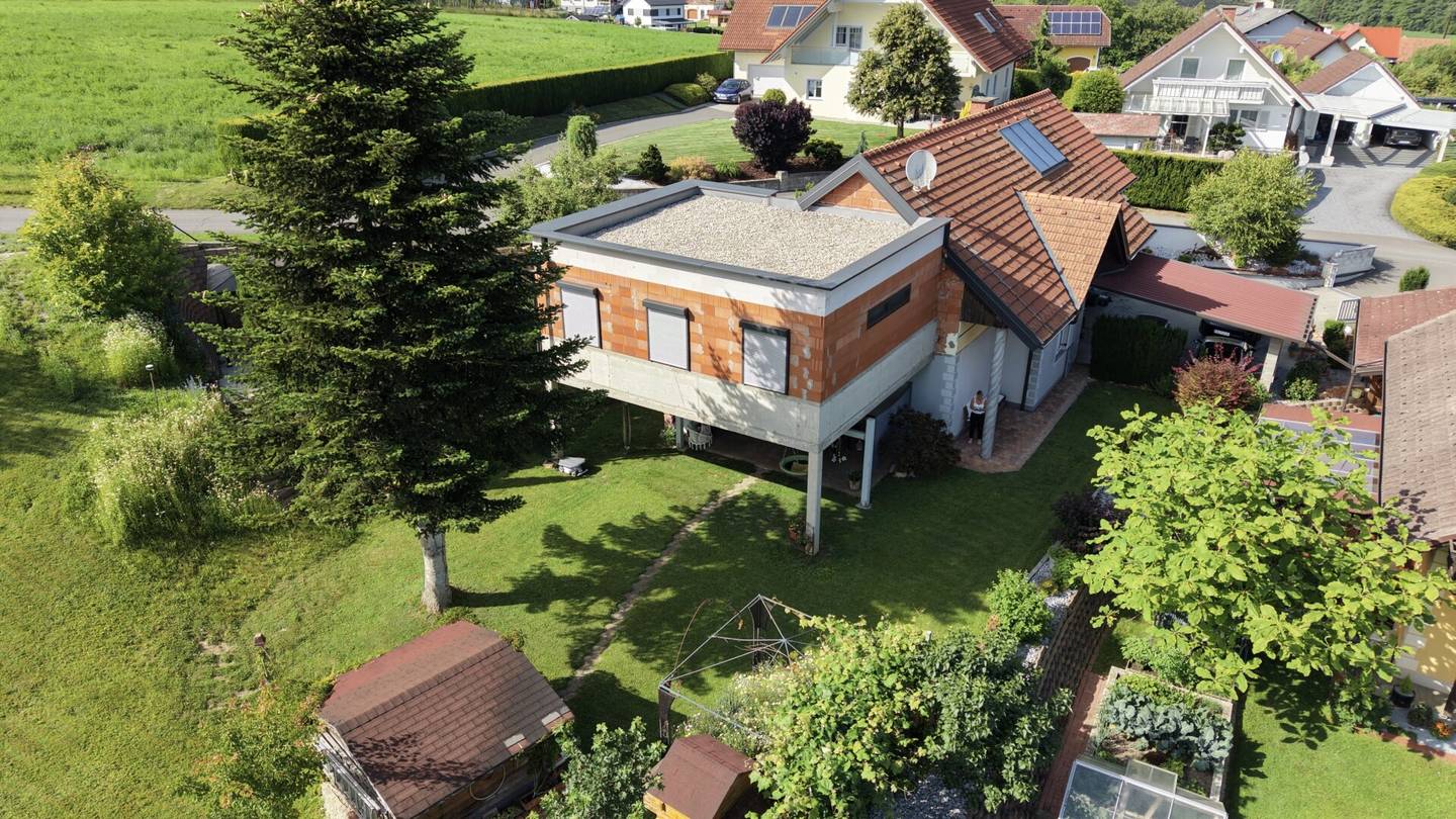 Einfamilienhaus mit Garten und Terrasse in ruhiger Lage