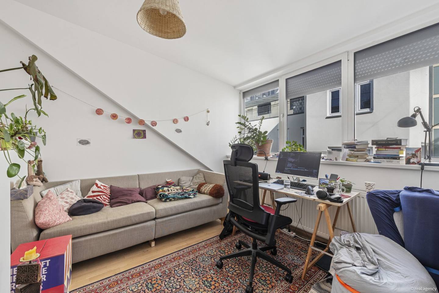 Bright Maisonette Apartment with Open Kitchen in Attic Location