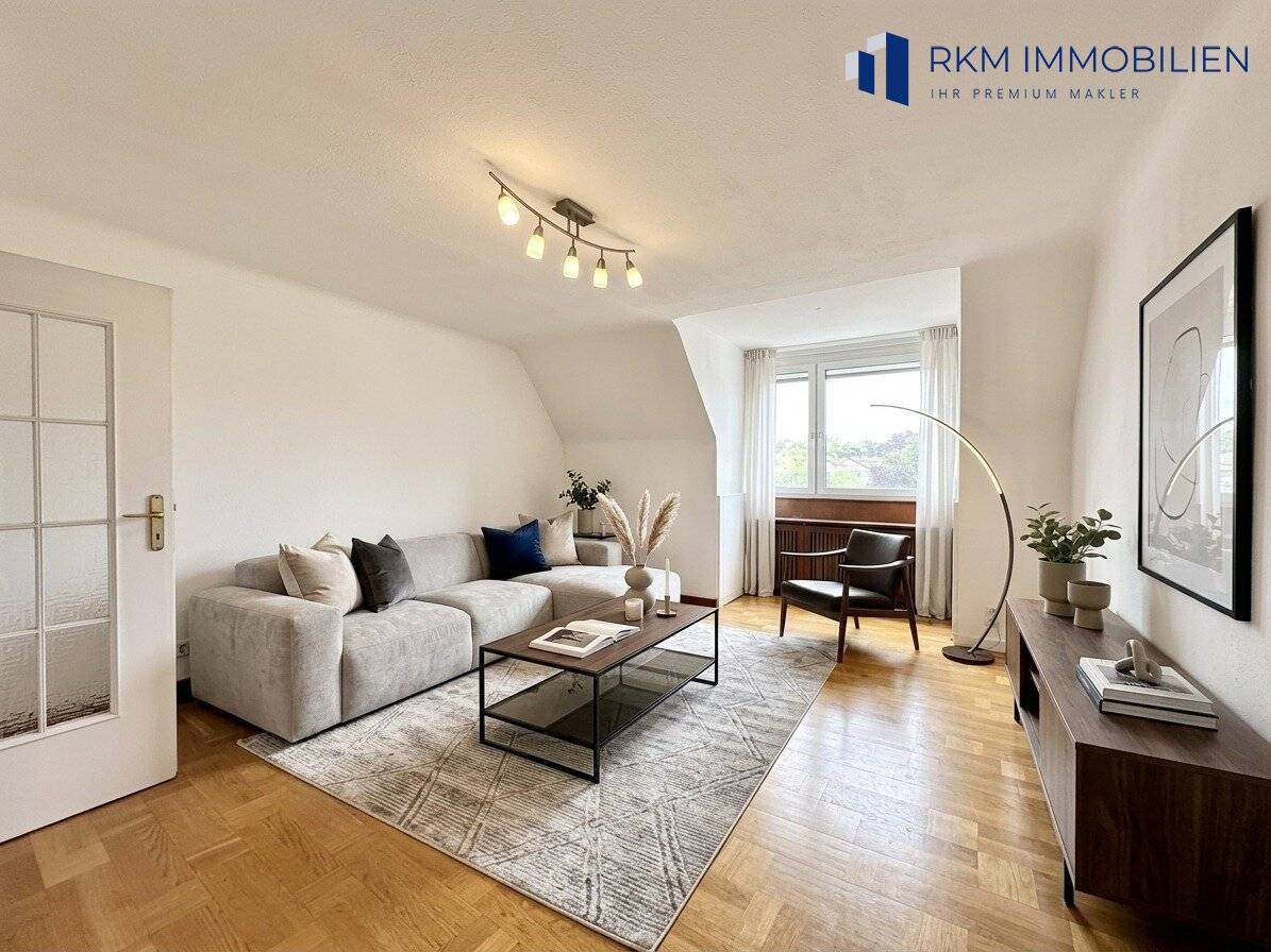 Bright attic apartment with fitted kitchen in quiet location near Wienerwald