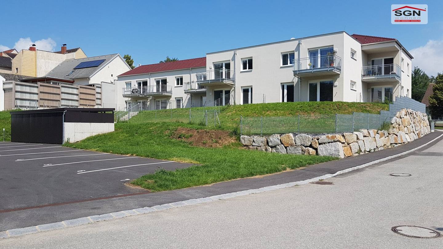 New build apartment with balcony and parking in central location