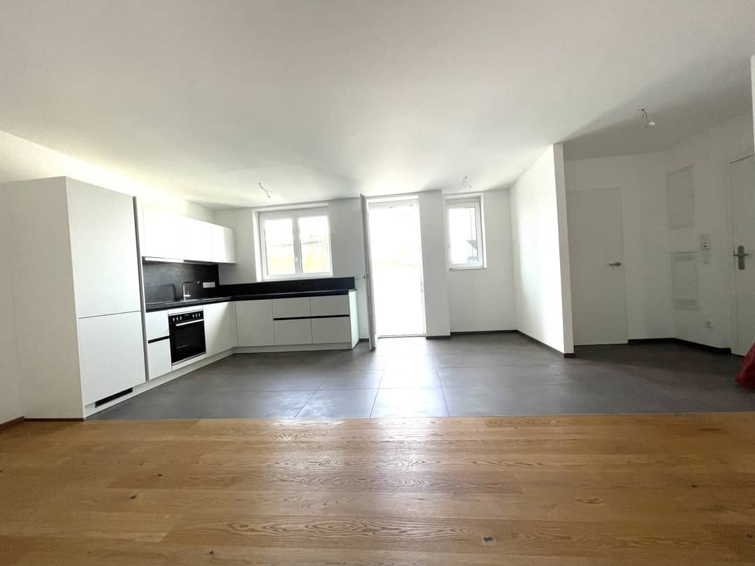 Altbau apartment with approved balcony near Naschmarkt