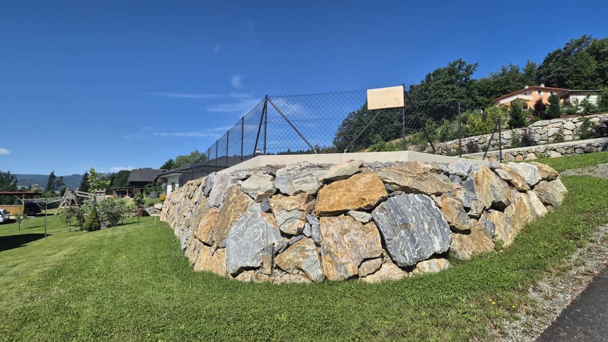 Baugrundstück auf sonnigem Südhang mit Fernblick