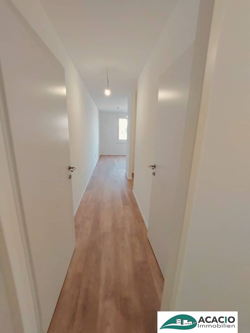 Helle Neubauwohnung mit Loggia in ruhiger Lage