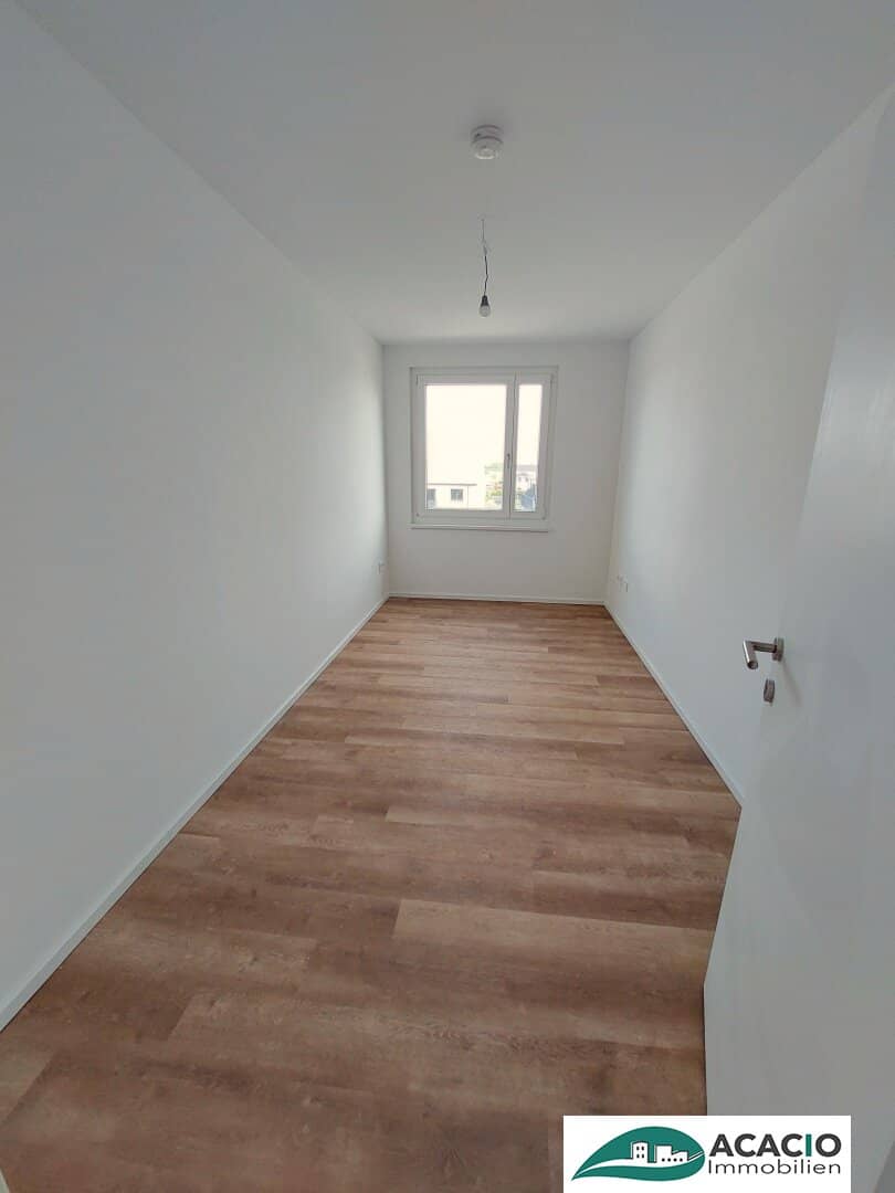 Helle Neubauwohnung mit Loggia in ruhiger Lage