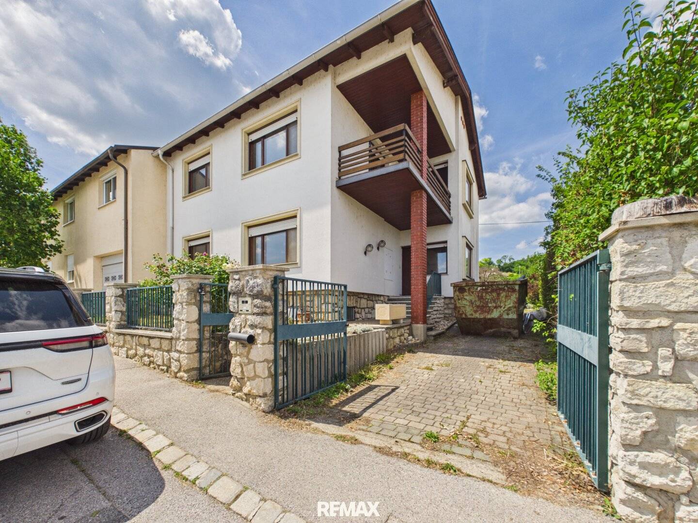 Vielseitiges Wohnhaus mit Garten und Keller