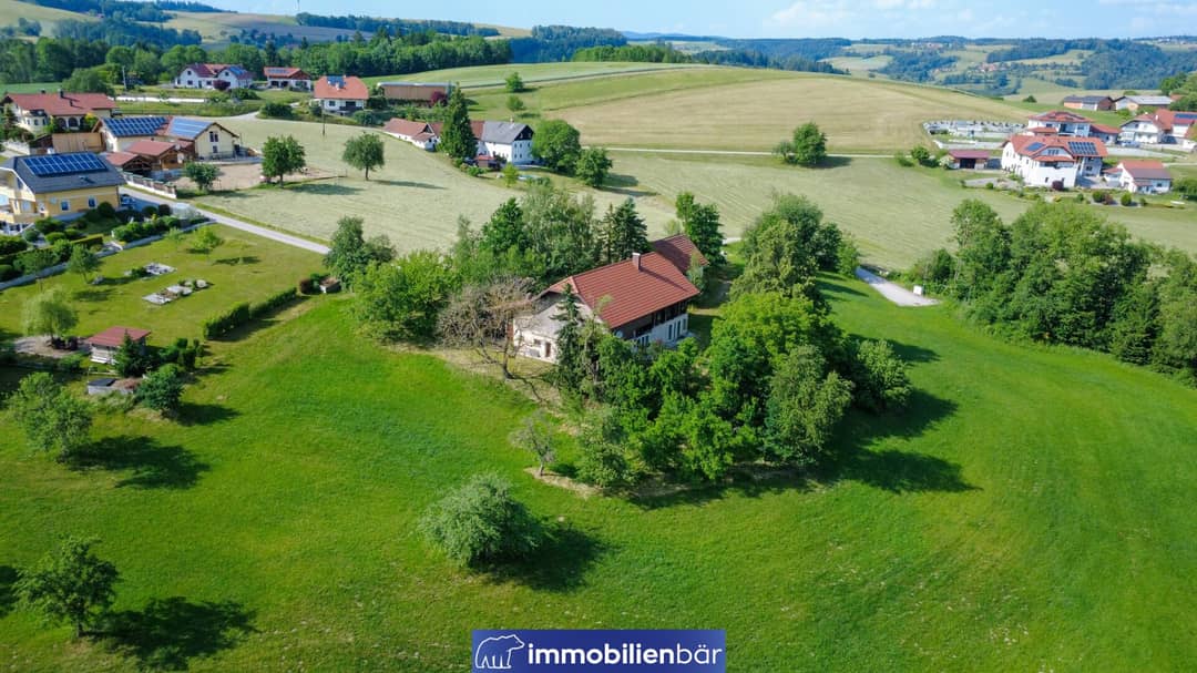 Historisches Sacherl mit genehmigtem Umbauplan auf 18.300 m² Grundstück