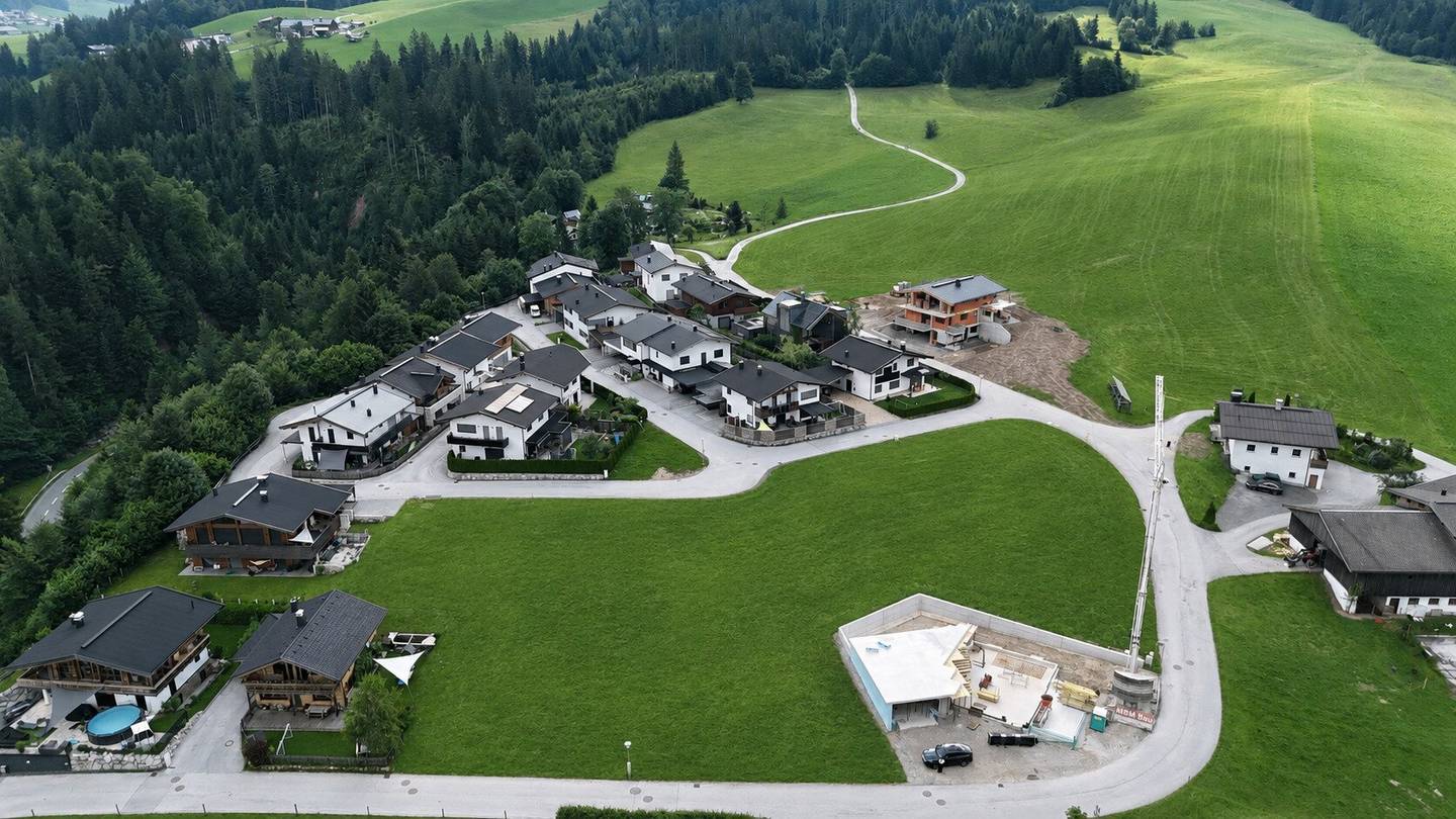 Baugrundstück mit genehmigter Planung und Panoramablick in Fieberbrunn