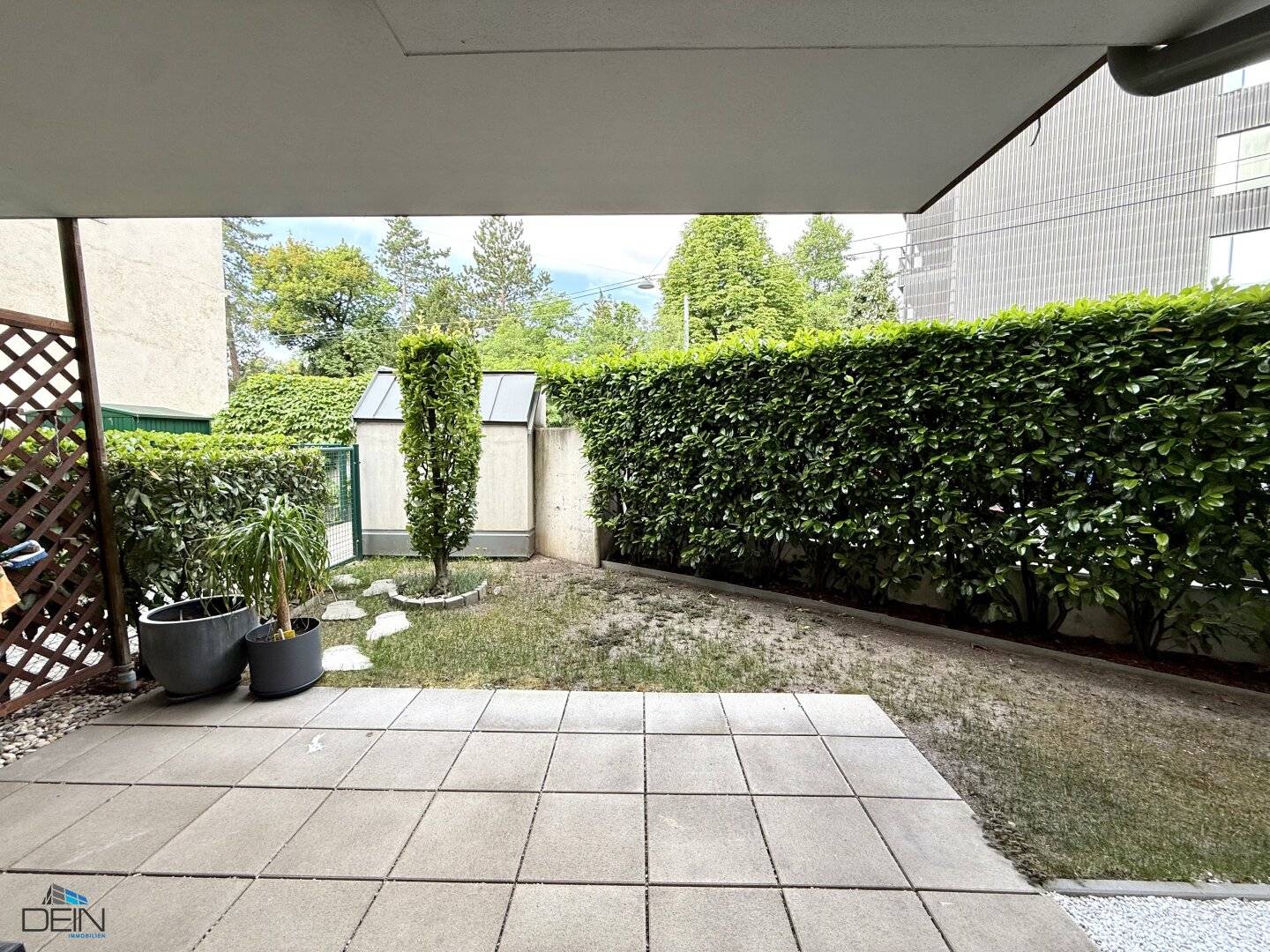 New build apartment with terrace and garden in Liesing