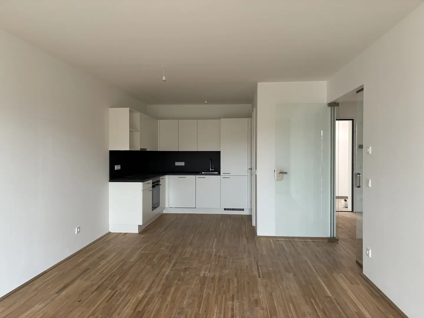 Moderne 4 Zimmer Wohnung mit Loggia in Grünlage