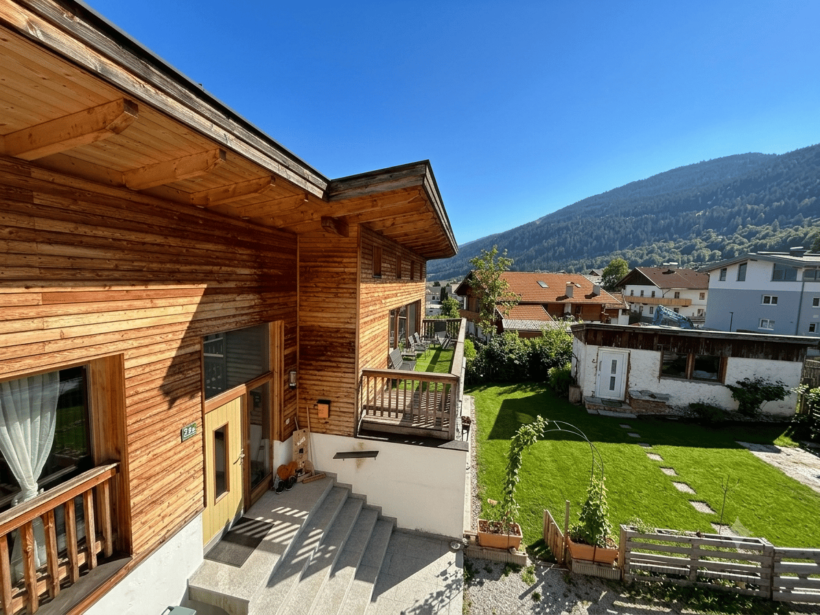 Family apartment with large garden and mountain view
