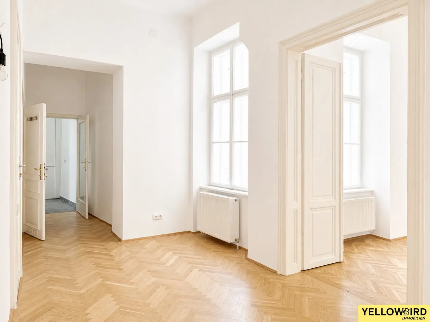 Representative Altbau Office with High Ceilings near Wien-Mitte