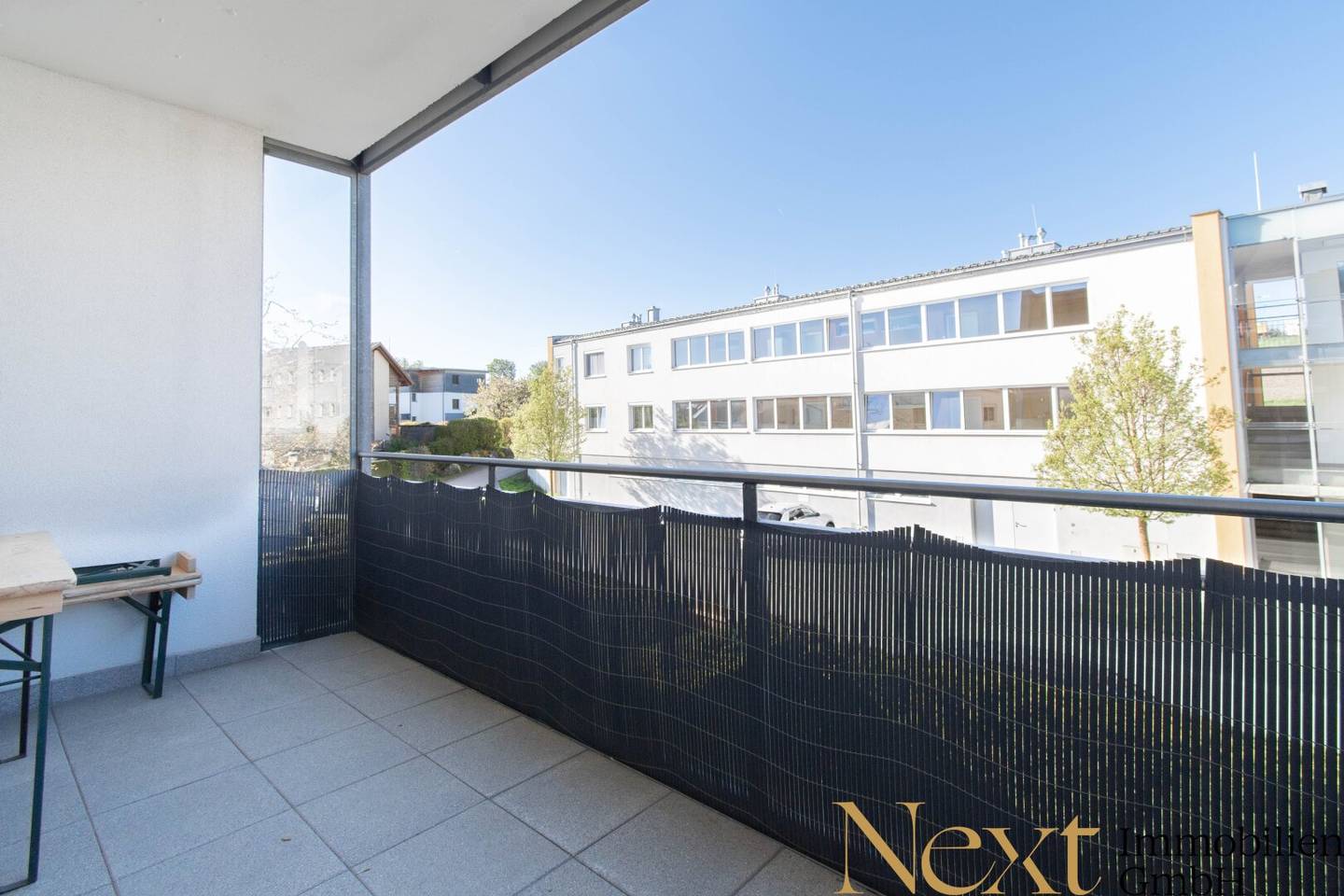 Helle Wohnung mit Loggia und Garage in zentraler Lage