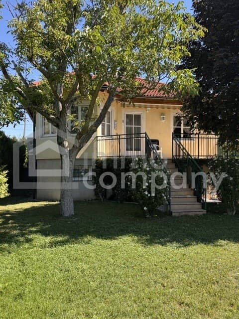 Charmantes Bungalow mit Garten und Terrasse