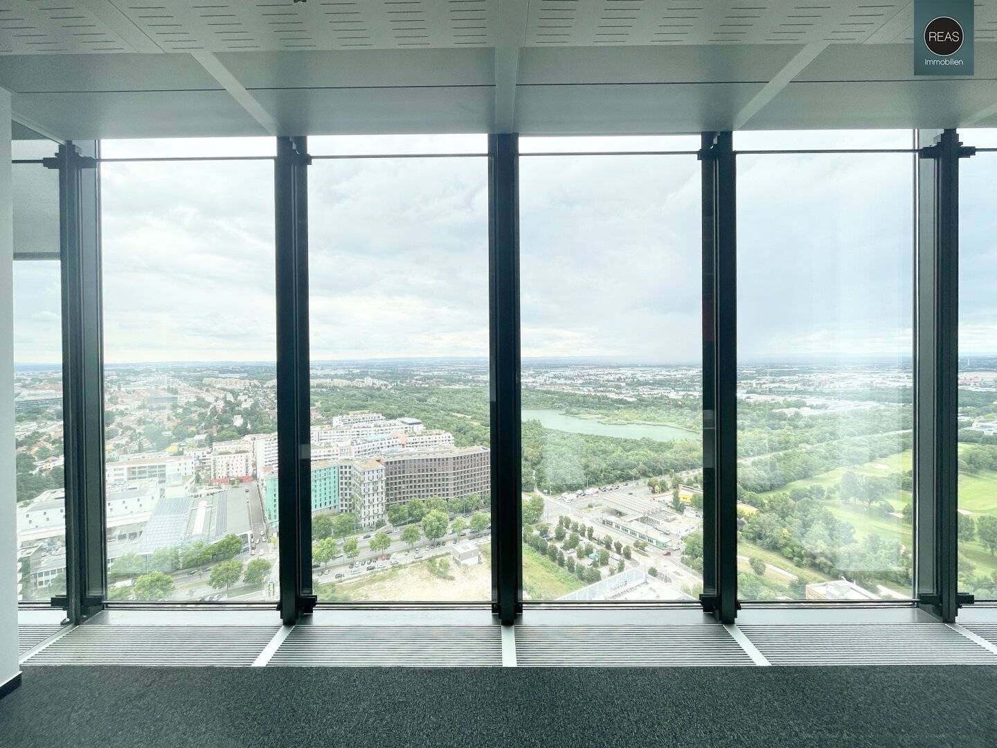 Büroetagen mit Panoramablick und BREEAM Zertifizierung