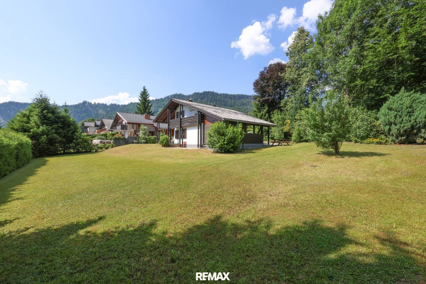 Einfamilienhaus mit Blick auf Kammspitze und Ennstal