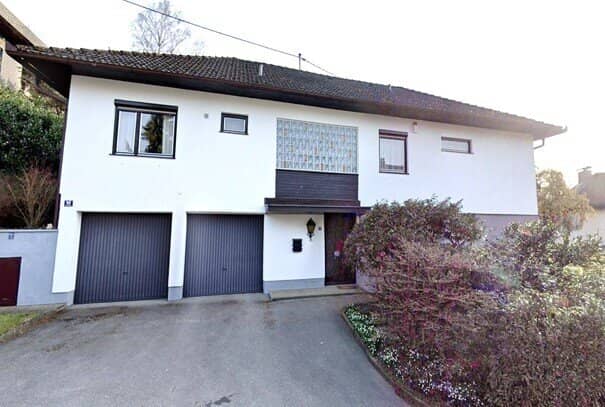 Großzügiges Haus mit Terrasse und Fernblick
