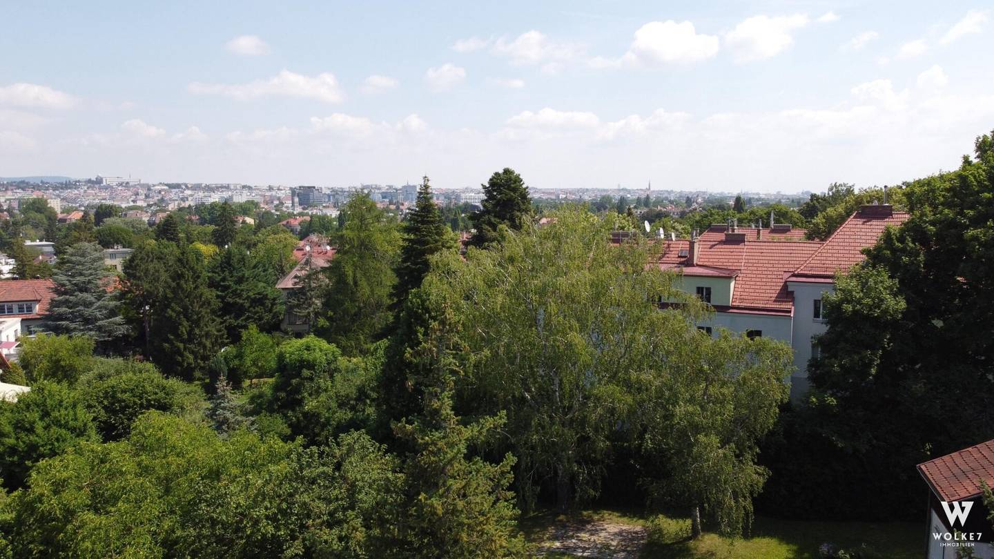 Grundstück am Roten Berg mit Garten und Garage