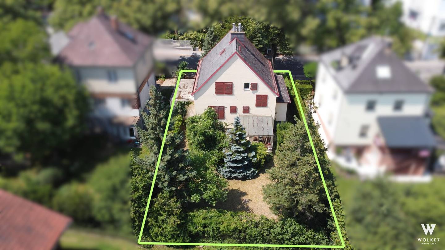Grundstück am Roten Berg mit Garten und Garage