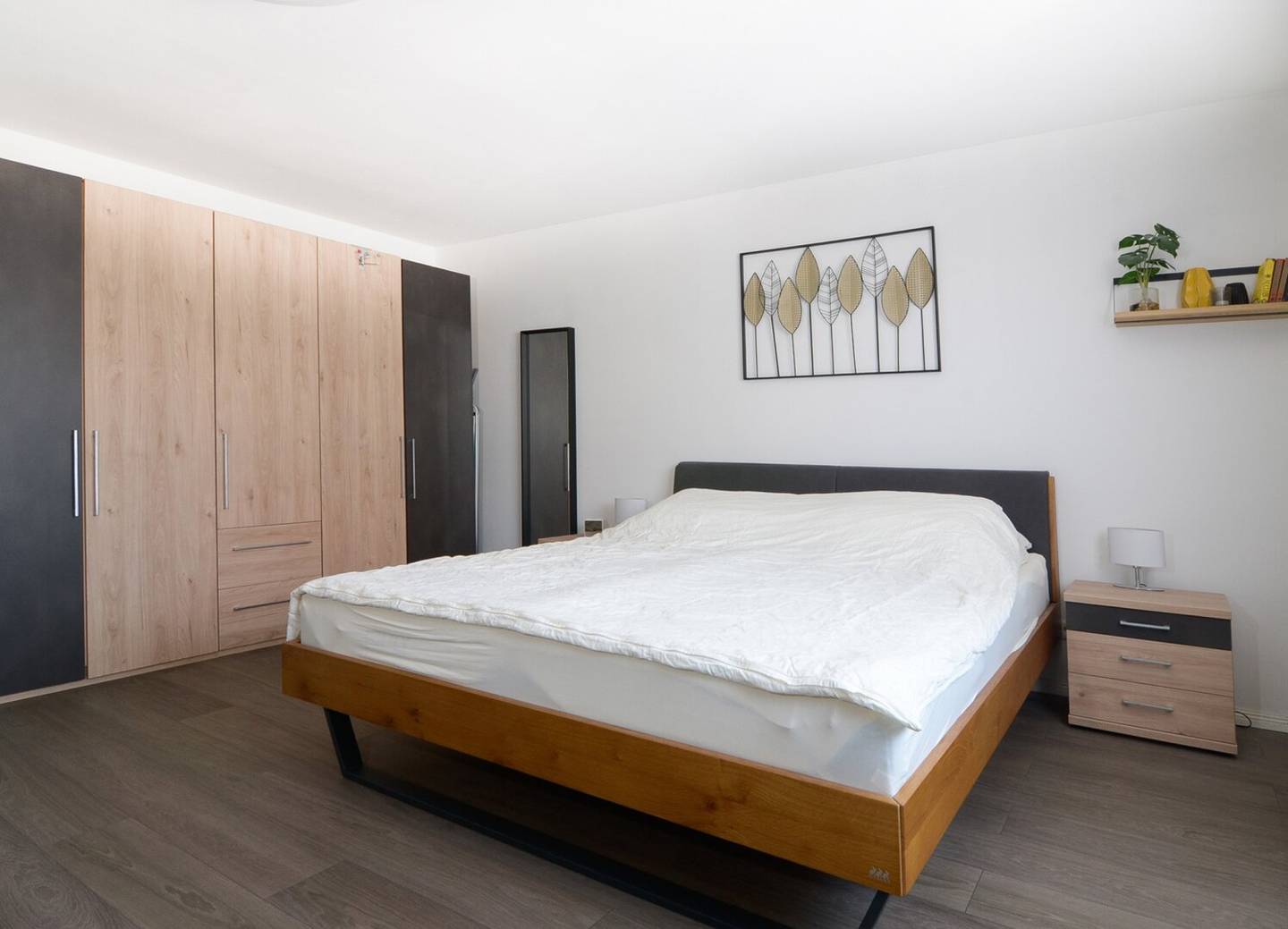 Modern 2 Room Apartment with Parquet and Lift