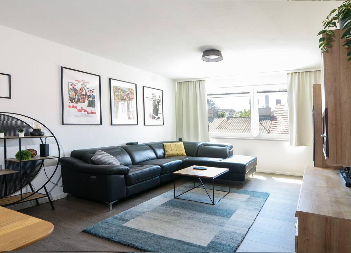 Modern 2 Room Apartment with Parquet and Lift