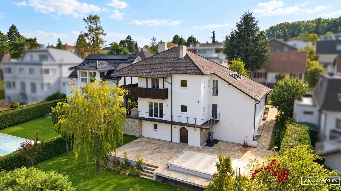 Architektenvilla mit Pool am Lainzer Tiergarten