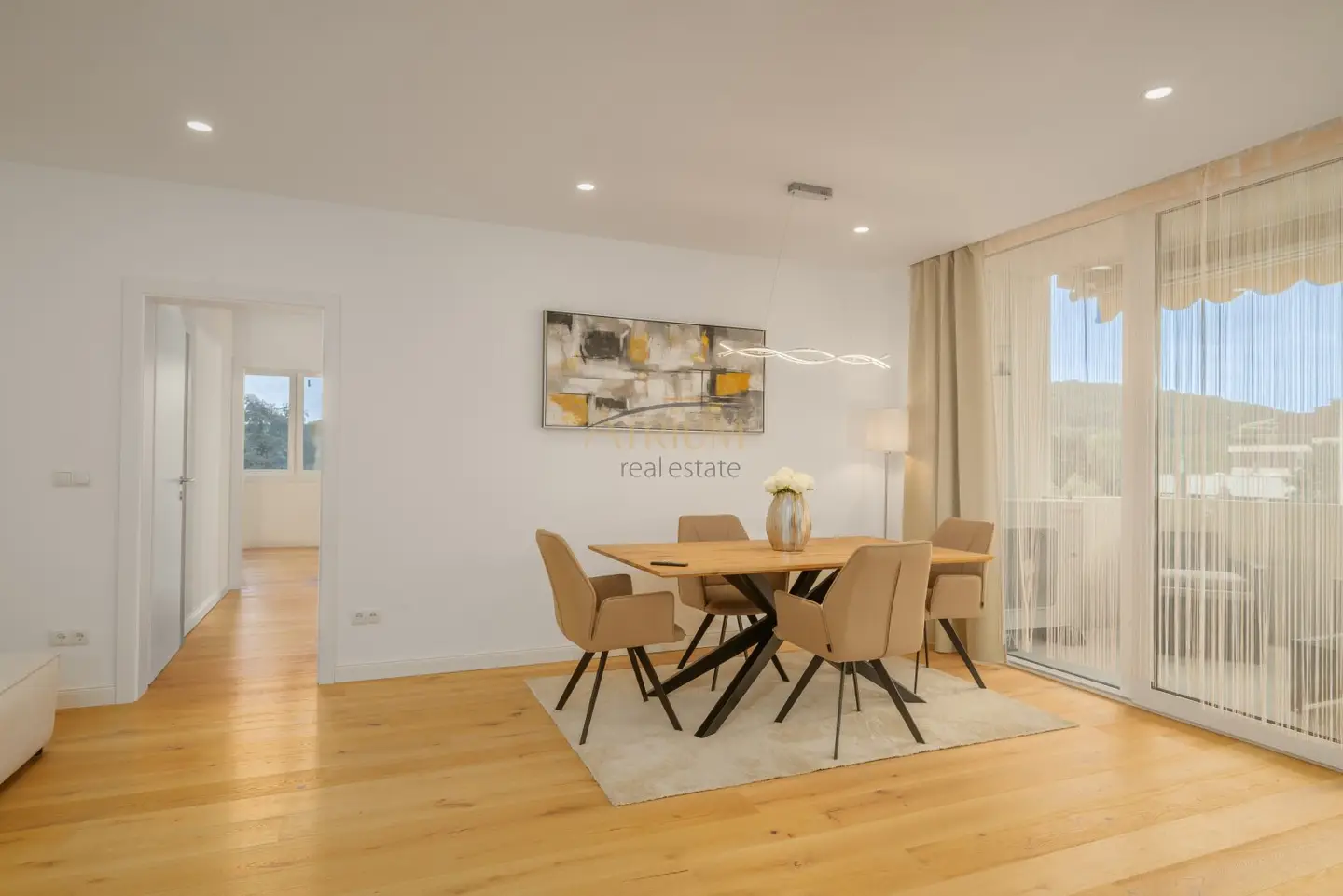 Renovated apartment with loggia and garage in Pötzleinsdorf