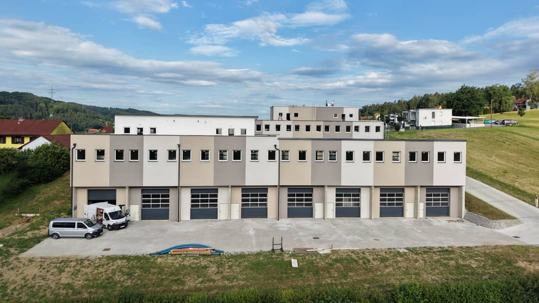 Moderne Halle mit Heizung und Parkplatz in St. Margarethen