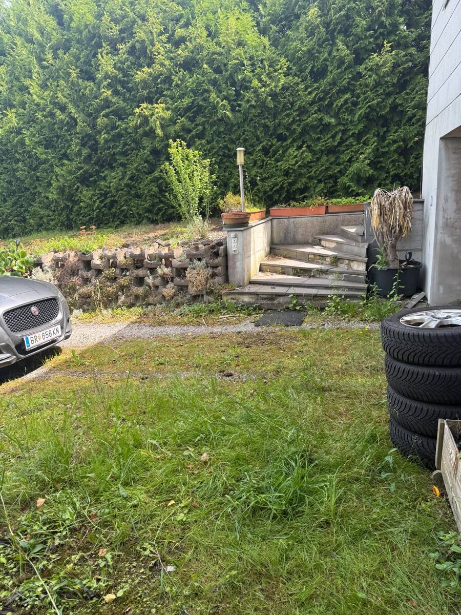 Single family home with garden and cellar in quiet location