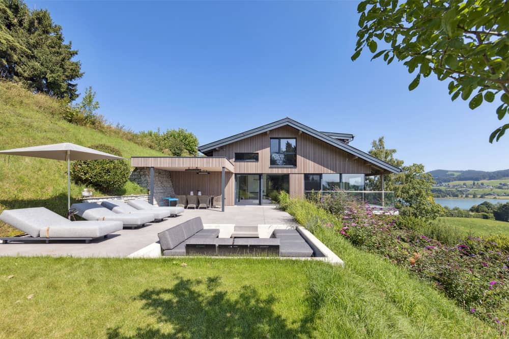 Villa mit unverbaubarem Seeblick und Sonnenterrasse
