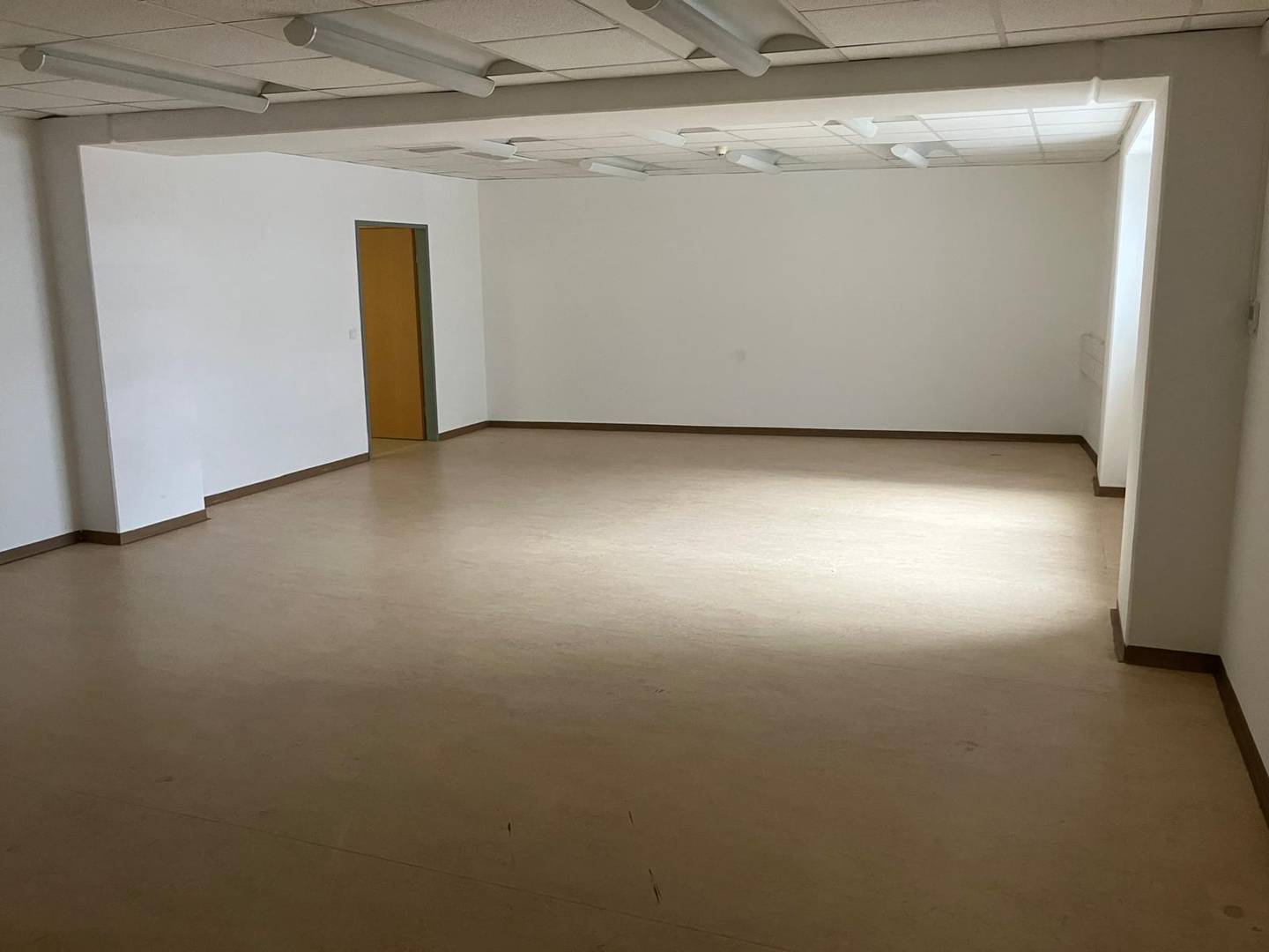 Modern Office with Air Conditioning and Elevator