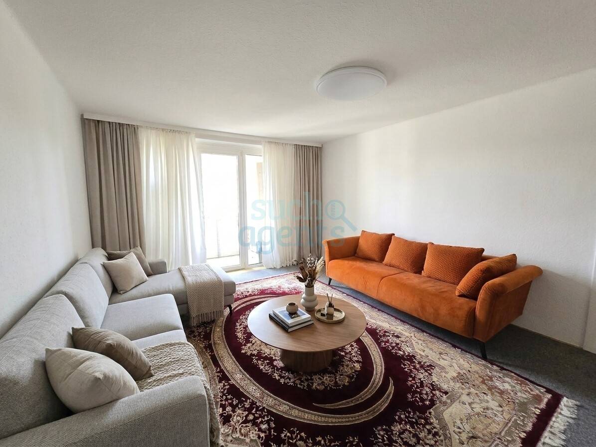 Renovierte Etagenwohnung mit Balkon und Grünblick