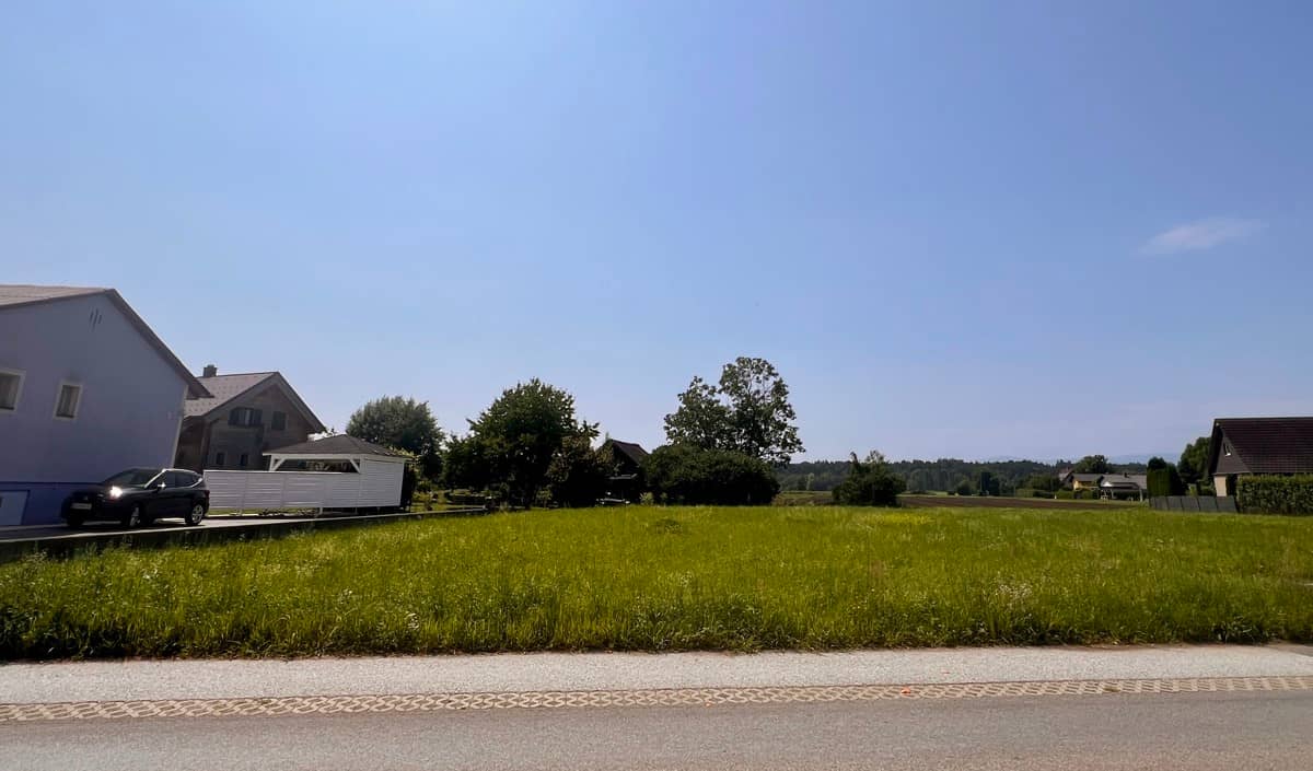 Baugrundstück mit Anschlüssen in zentraler Lage