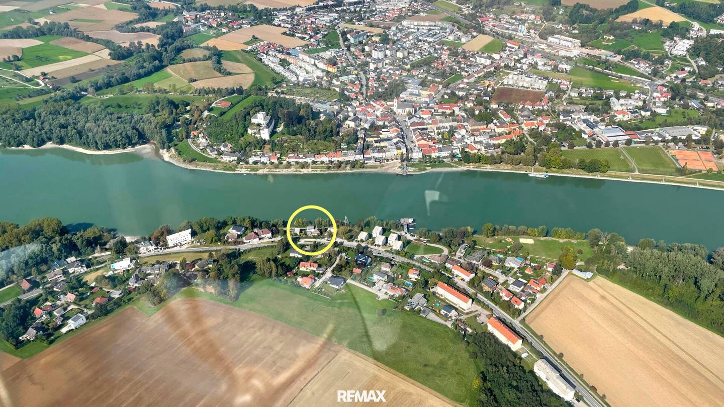 Baugrundstück mit Donaublick und Bebauungsplan