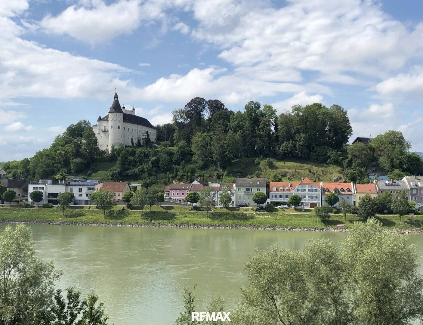Baugrundstück mit Donaublick und Bebauungsplan